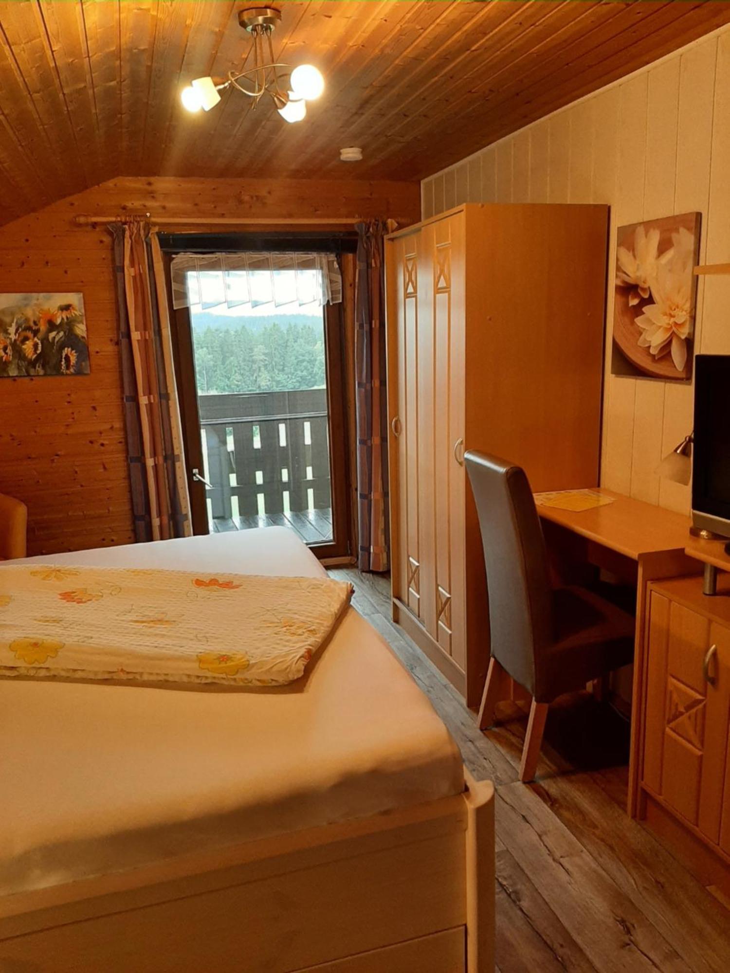 Hotel Landhaus Erna Böbrach Zimmer foto